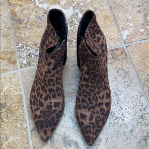 Circus leopard low heels